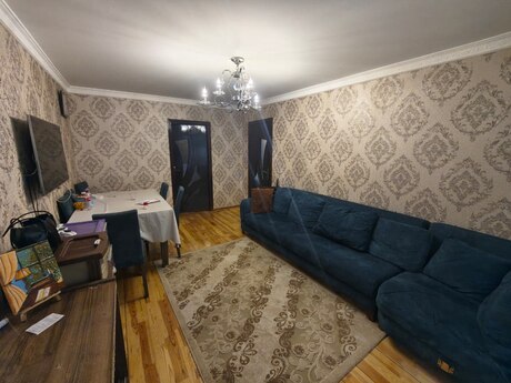 3 otaqlı köhnə tikili - Elmlər Akademiyası m. - 70 m²