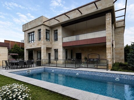 6 otaqlı həyət evi/bağ evi - Bilgəh q. - 400 m²