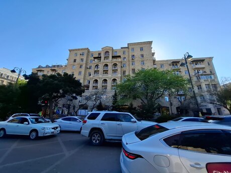 5 otaqlı köhnə tikili - Nəsimi r. - 200 m²