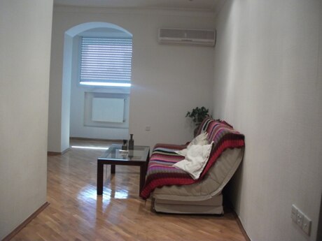 5 otaqlı köhnə tikili - Nəsimi r. - 200 m²