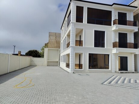 6 otaqlı həyət evi/bağ evi - Badamdar q. - 400 m²