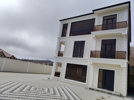6 otaqlı həyət evi/bağ evi - Badamdar q. - 400 m²