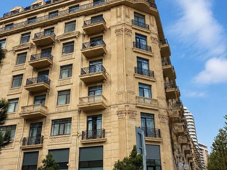 4 otaqlı yeni tikili - Ağ şəhər q. - 161 m²