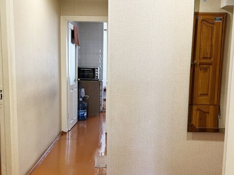 3 otaqlı köhnə tikili - Elmlər Akademiyası m. - 70 m²