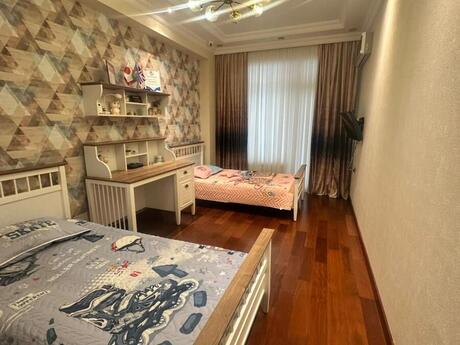 3 otaqlı yeni tikili - 28 May m. - 160 m²