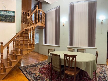 3 otaqlı köhnə tikili - İçəri Şəhər m. - 110 m²