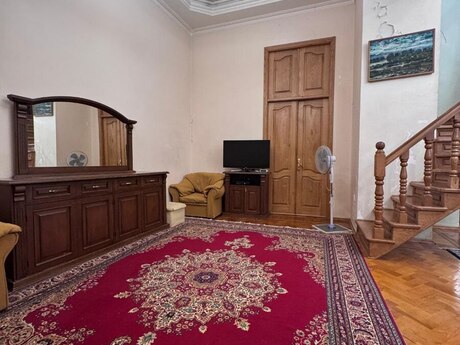 3 otaqlı köhnə tikili - İçəri Şəhər m. - 110 m²