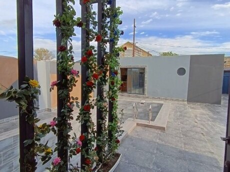 3 otaqlı həyət evi/bağ evi - Novxanı q. - 124 m²