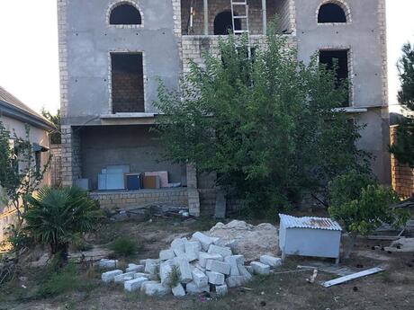 6 otaqlı həyət evi/bağ evi - Mərdəkan q. - 570 m²