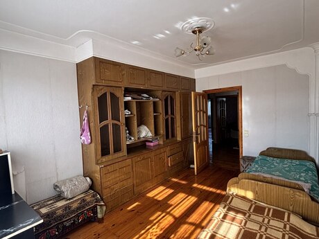3 otaqlı köhnə tikili - Qaraçuxur q. - 75 m²