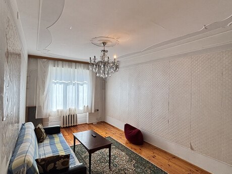 3 otaqlı köhnə tikili - Qaraçuxur q. - 75 m²