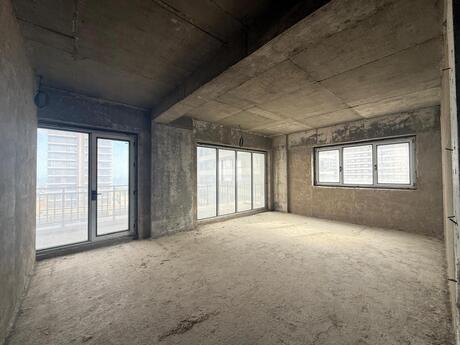 4 otaqlı yeni tikili - Ağ şəhər q. - 194 m²