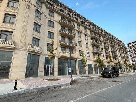 4 otaqlı yeni tikili - Ağ şəhər q. - 231 m²