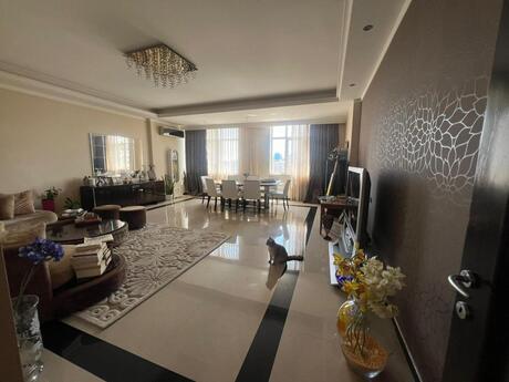 4 otaqlı yeni tikili - Şah İsmayıl Xətai m. - 185 m²