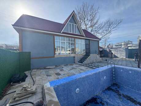 5 otaqlı həyət evi/bağ evi - Görədil q. - 200 m²