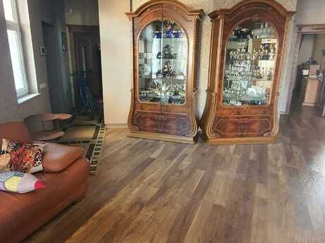 7 otaqlı həyət evi/bağ evi - Novxanı q. - 250 m²