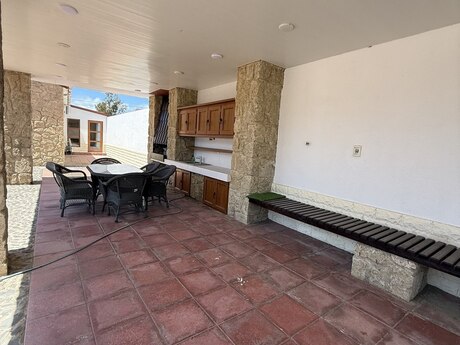 4 otaqlı həyət evi/bağ evi - Şüvəlan q. - 160 m²
