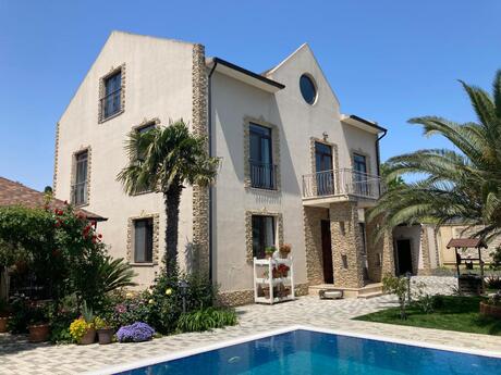 6 otaqlı həyət evi/bağ evi - Mərdəkan q. - 330 m²