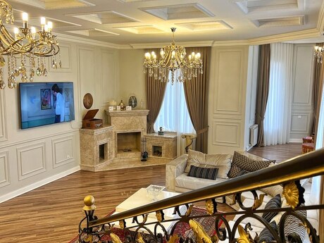 5 otaqlı həyət evi/bağ evi - Türkan q. - 504 m²