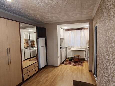 2 otaqlı köhnə tikili - İnşaatçılar m. - 40 m²