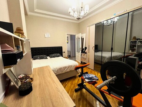 3 otaqlı yeni tikili - 8 Noyabr m. - 96 m²