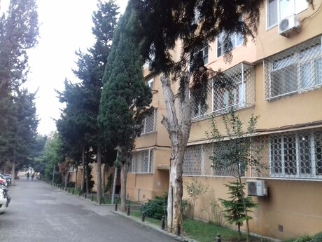5 otaqlı köhnə tikili - Azadlıq Prospekti m. - 115 m²