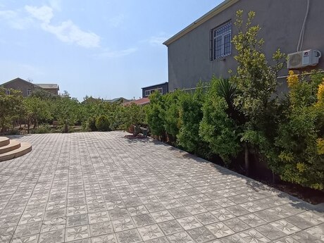 4 otaqlı həyət evi/bağ evi - Fatmayı q. - 240 m²