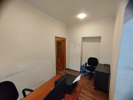 4 otaqlı köhnə tikili - Nizami m. - 80 m²
