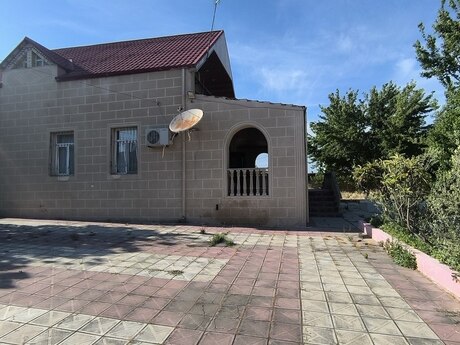 5 otaqlı həyət evi/bağ evi - Novxanı q. - 200 m²