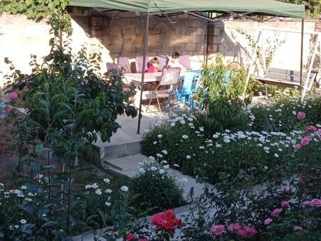 8 otaqlı həyət evi/bağ evi - Quba - 275 m²