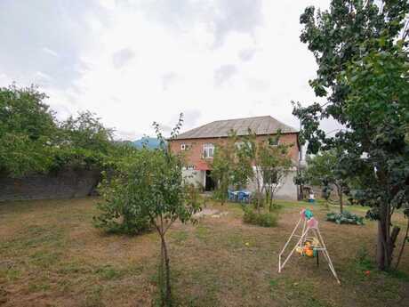 7 otaqlı həyət evi/bağ evi - Zaqatala - 300 m²