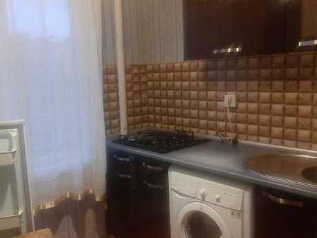 1 otaqlı köhnə tikili - Neftçilər m. - 30 m²