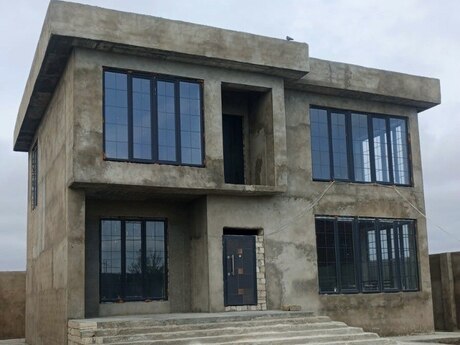 6 otaqlı həyət evi/bağ evi - Türkan q. - 300 m²