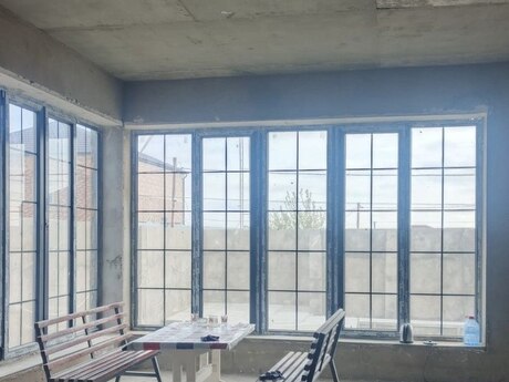 6 otaqlı həyət evi/bağ evi - Türkan q. - 300 m²