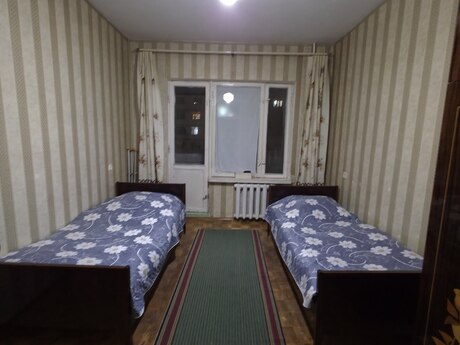 4 otaqlı köhnə tikili - Bakıxanov q. - 100 m²