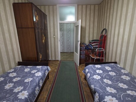 4 otaqlı köhnə tikili - Bakıxanov q. - 100 m²