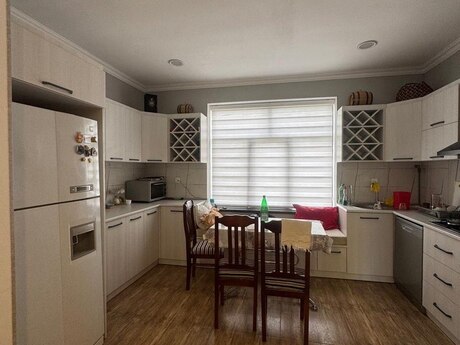 5 otaqlı həyət evi/bağ evi - Quba - 450 m²