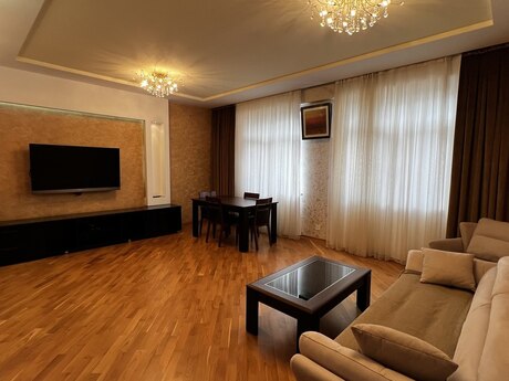 3 otaqlı yeni tikili - Bayıl q. - 133 m²