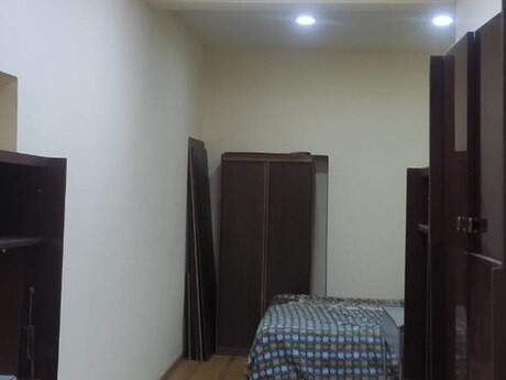 2 otaqlı həyət evi/bağ evi - İnşaatçılar m. - 50 m²
