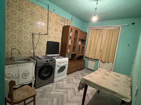 4 otaqlı köhnə tikili - Biləcəri q. - 100 m²