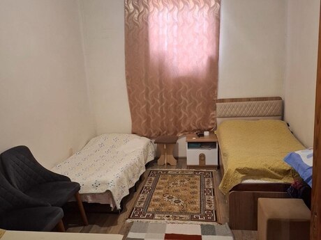 4 otaqlı həyət evi/bağ evi - Əmircan q. - 100 m²