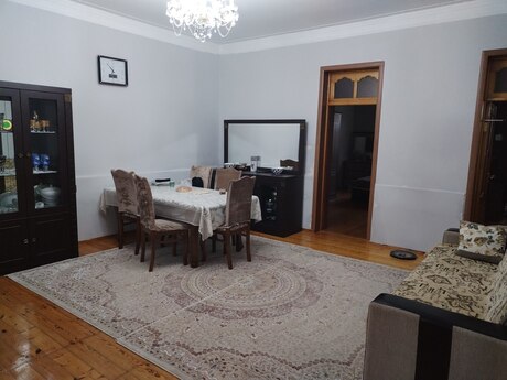 10 otaqlı həyət evi/bağ evi - Lökbatan q. - 350 m²