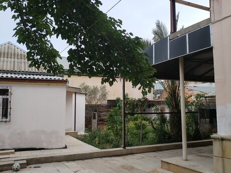 10 otaqlı həyət evi/bağ evi - Lökbatan q. - 350 m²