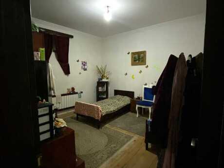 6 otaqlı həyət evi/bağ evi - Bakıxanov q. - 300 m²