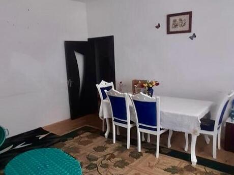 6 otaqlı həyət evi/bağ evi - Bakıxanov q. - 300 m²