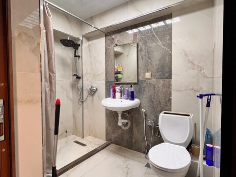 3 otaqlı köhnə tikili - Böyükşor q. - 95 m²