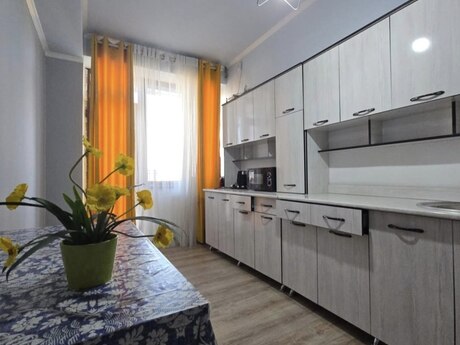 2 otaqlı yeni tikili - İnşaatçılar m. - 72 m²