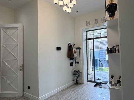 5 otaqlı həyət evi/bağ evi - Azadlıq Prospekti m. - 280 m²
