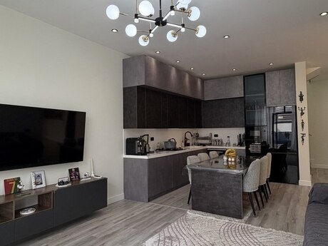5 otaqlı həyət evi/bağ evi - Azadlıq Prospekti m. - 280 m²