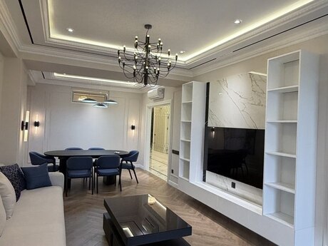 4 otaqlı yeni tikili - Şah İsmayıl Xətai m. - 179 m²